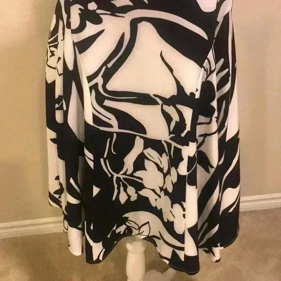 Ellen Tracy Size 14P A-Line Flare Floral Black and White Pattern MIDI length - Picture 6 of 9
